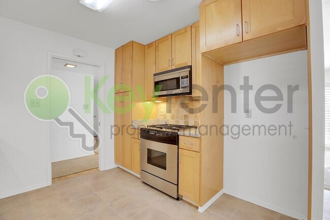 Foto del edificio - 6510 Barkley Way