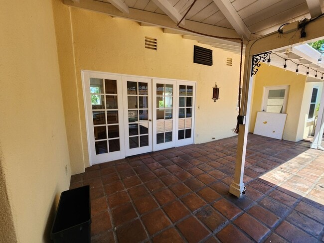 Building Photo - **COMING SOON**!! Gorgeous 3 beds | 4 bath...