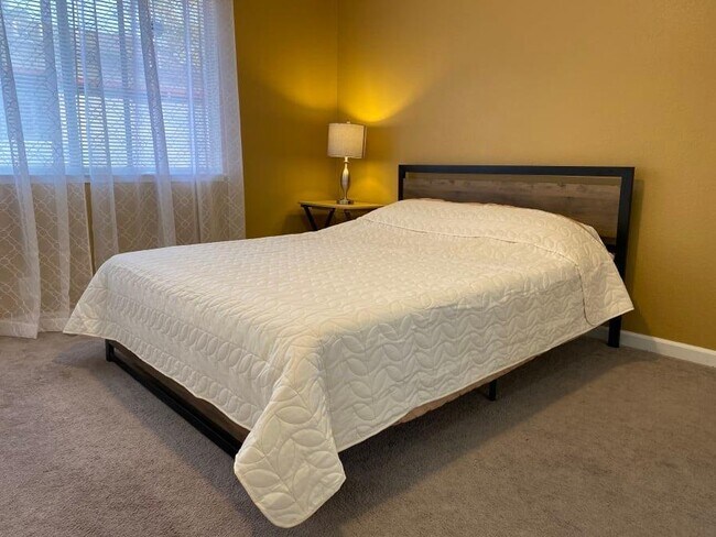 Foto del edificio - 658 River Oak Way