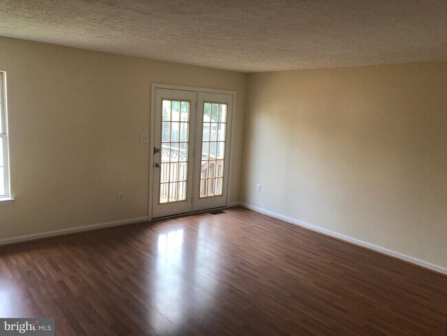 Building Photo - 111 Amethyst Ct