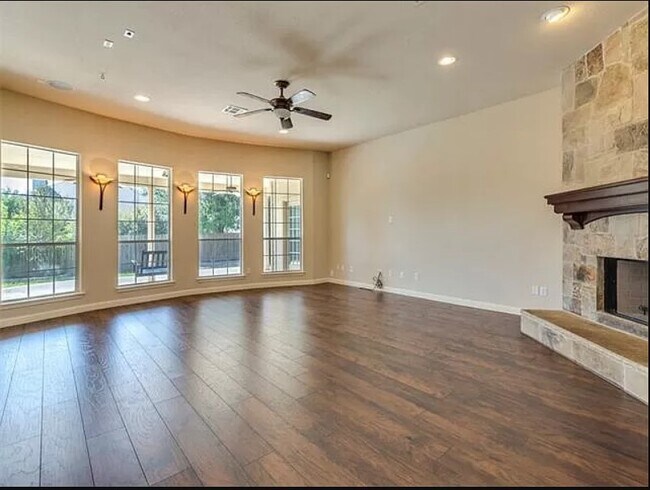 Foto del edificio - 1403 River Birch Way