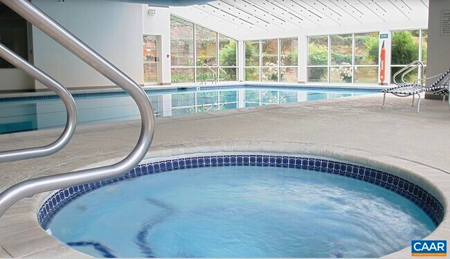 Foto del edificio - 500 Crestwood Dr
