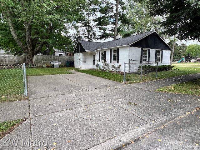 Foto del edificio - 624 Montrose Ave