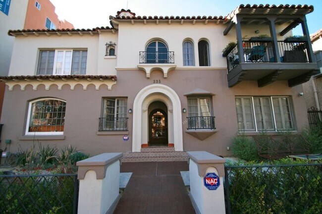 Foto del interior - 335 S Cloverdale Ave