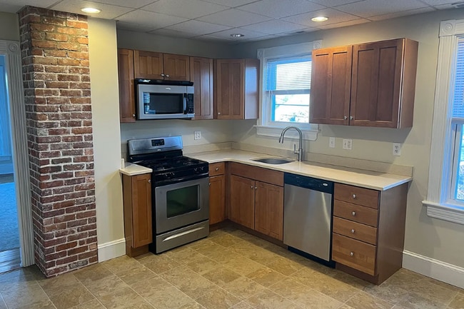 Building Photo - 311 Highland Ave