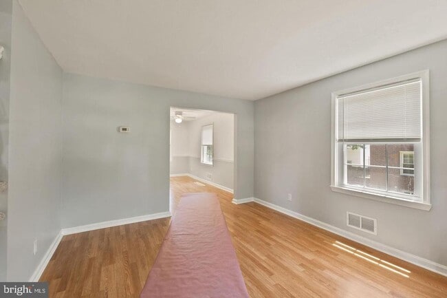 Building Photo - 7153 Greenwood Ave