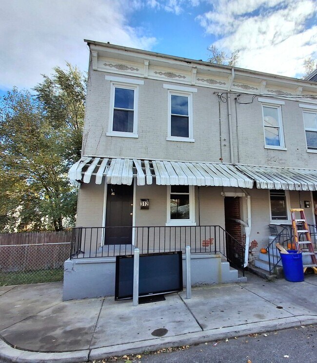 Foto del edificio - 4 Bedroom 1.5 Bathroom in York!