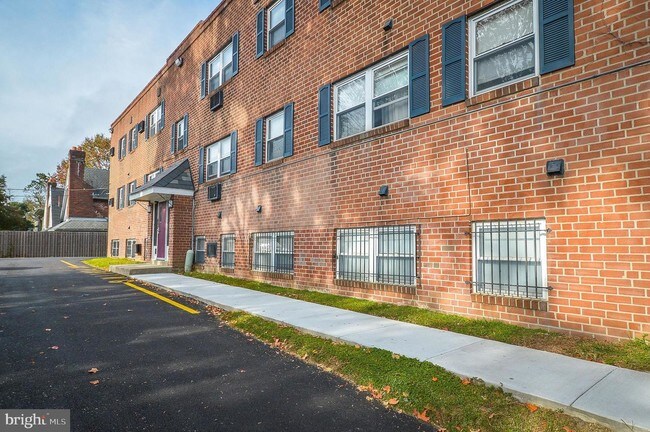 Building Photo - 7200 Crittenden St