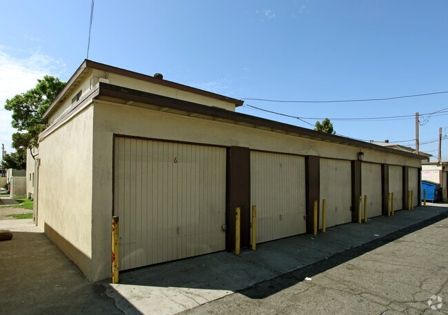 Building Photo - Capri Apartments