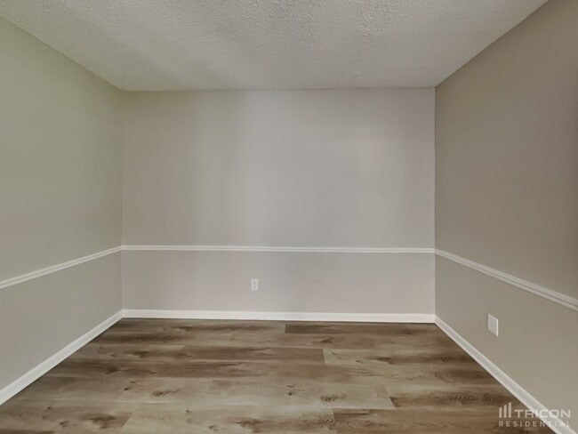 Foto del edificio - 4920 Traskwood Ct