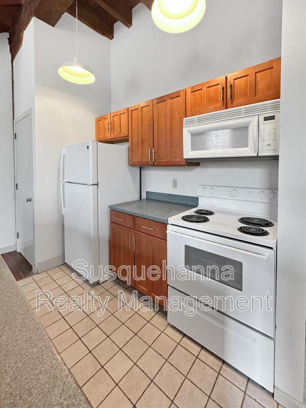 Building Photo - 402 W Frederick St