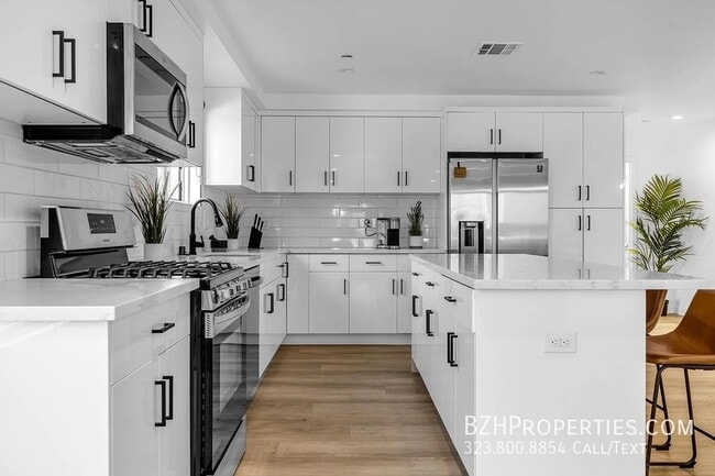 Foto del edificio - 835 N Harvard Blvd