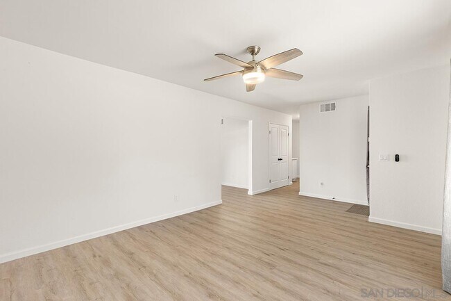 Building Photo - 9912 Osgood Way