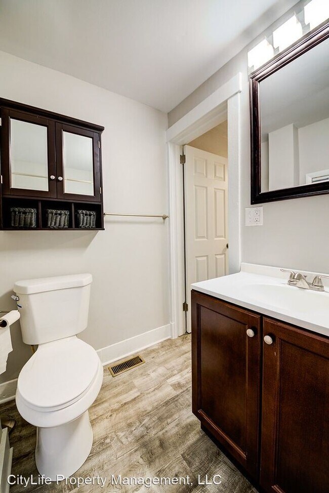 Building Photo - 3 br, 1.5 bath House - 33 Southern Avenue