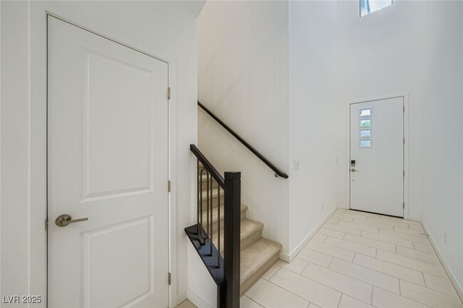 Building Photo - 4390 W Landberg Ave