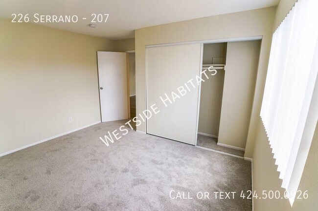 Building Photo - 226 Serrano-207