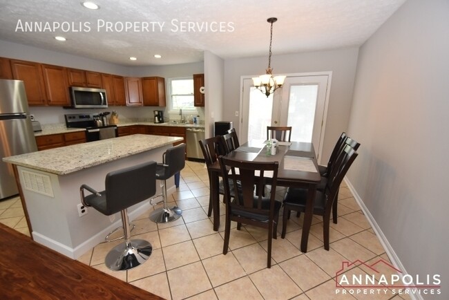 Building Photo - 1119 Crestview Dr
