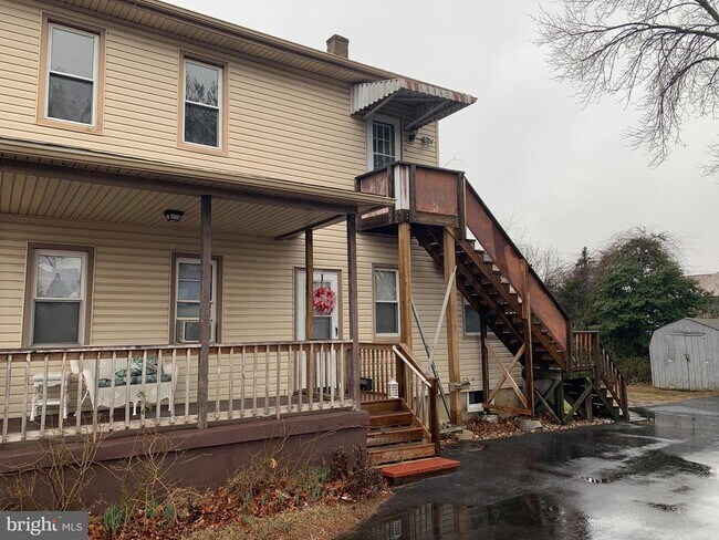 Building Photo - 9 N Woodbury Rd