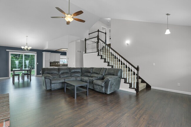 Foto del edificio - 552 Winter Bluff Dr