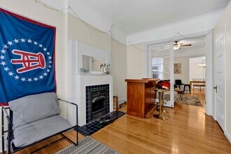 Building Photo - 2522 N Burling St