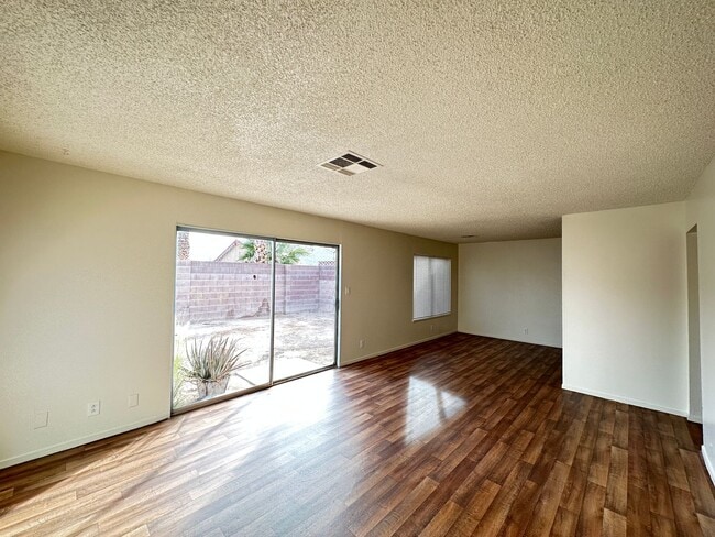 Building Photo - 4000 Cll Paula