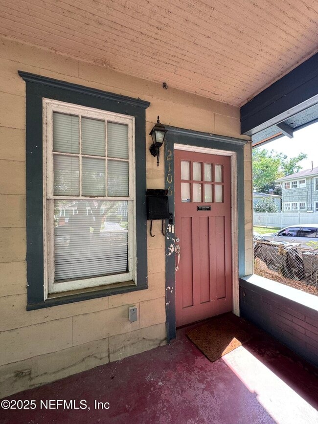 Building Photo - 2106 Dellwood Ave