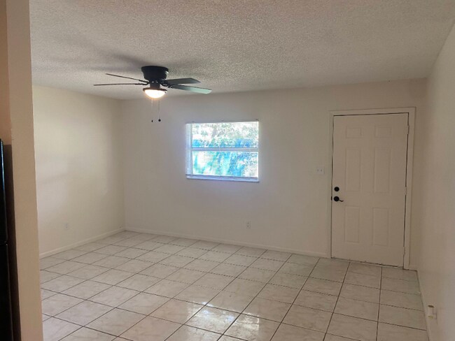 Foto del edificio - 8420 N Brooks St