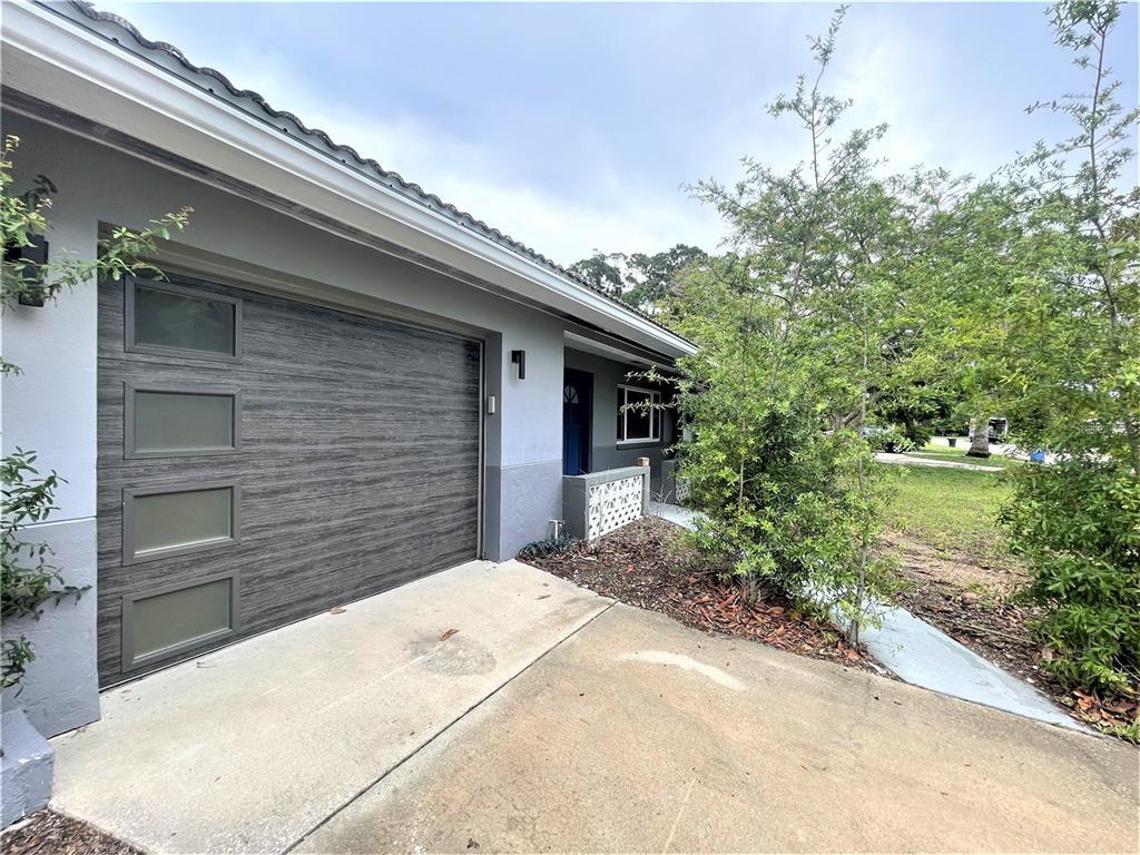 Foto principal - 3843 19th Ave N