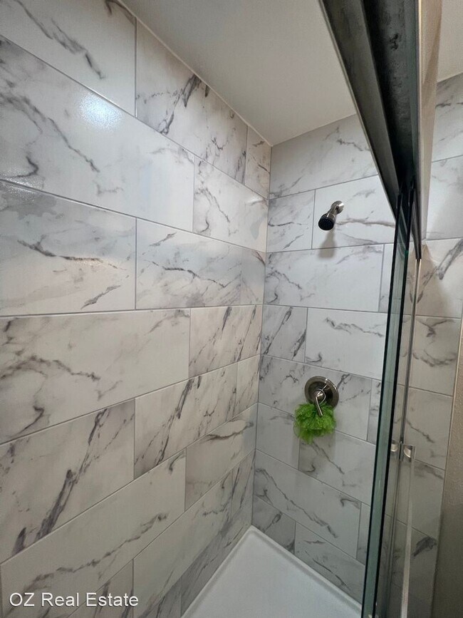Foto del edificio - 6 br, 3 bath House - 5002 54th Street