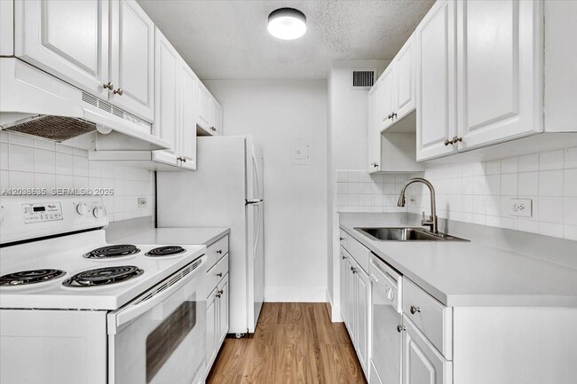 Foto del edificio - 1405 Miami Rd