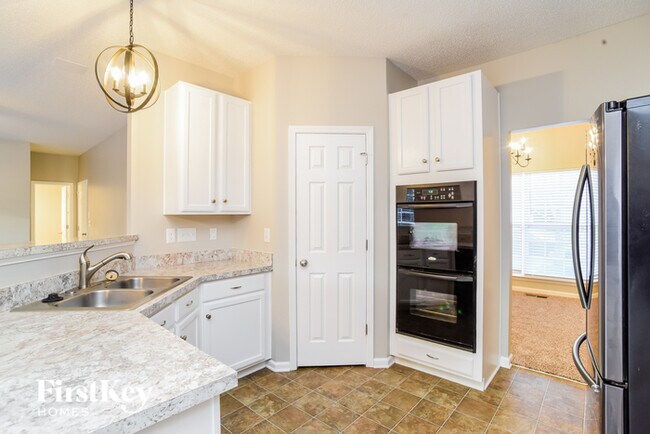 Building Photo - 4033 Cascade Dr