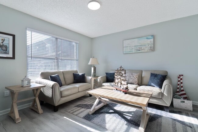 Building Photo - Emerald Cove West