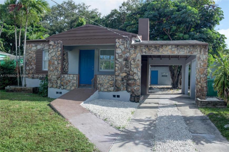 Foto principal - 3 bedroom in Miami FL 33150