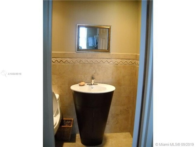 Photo - 3901 S Ocean Dr Apartment