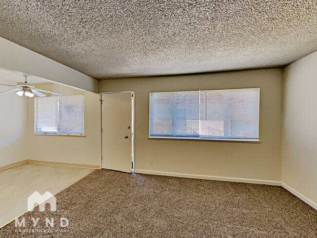 Foto del edificio - 870 Burbank Dr