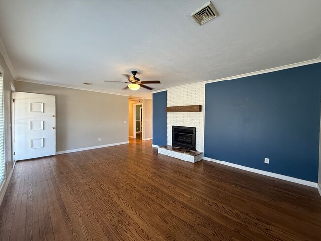 Building Photo - 2 Bedroom 1.5 Bath Home in Greeneville, TN