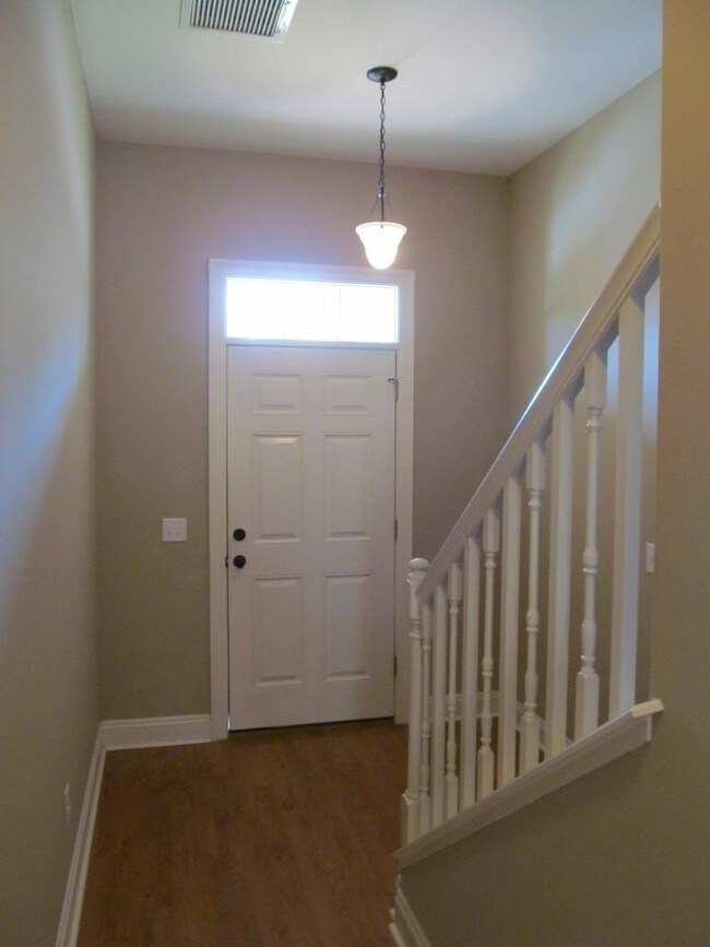 Foto del edificio - 7220 Quail Hollow Dr
