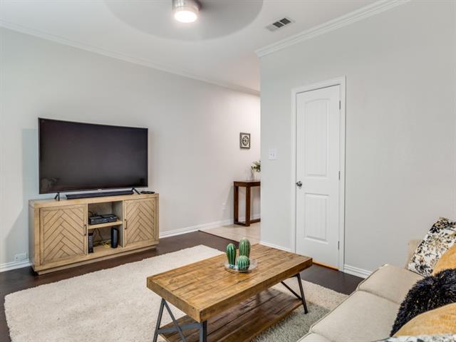 Foto del edificio - 1547 Cozy Dr