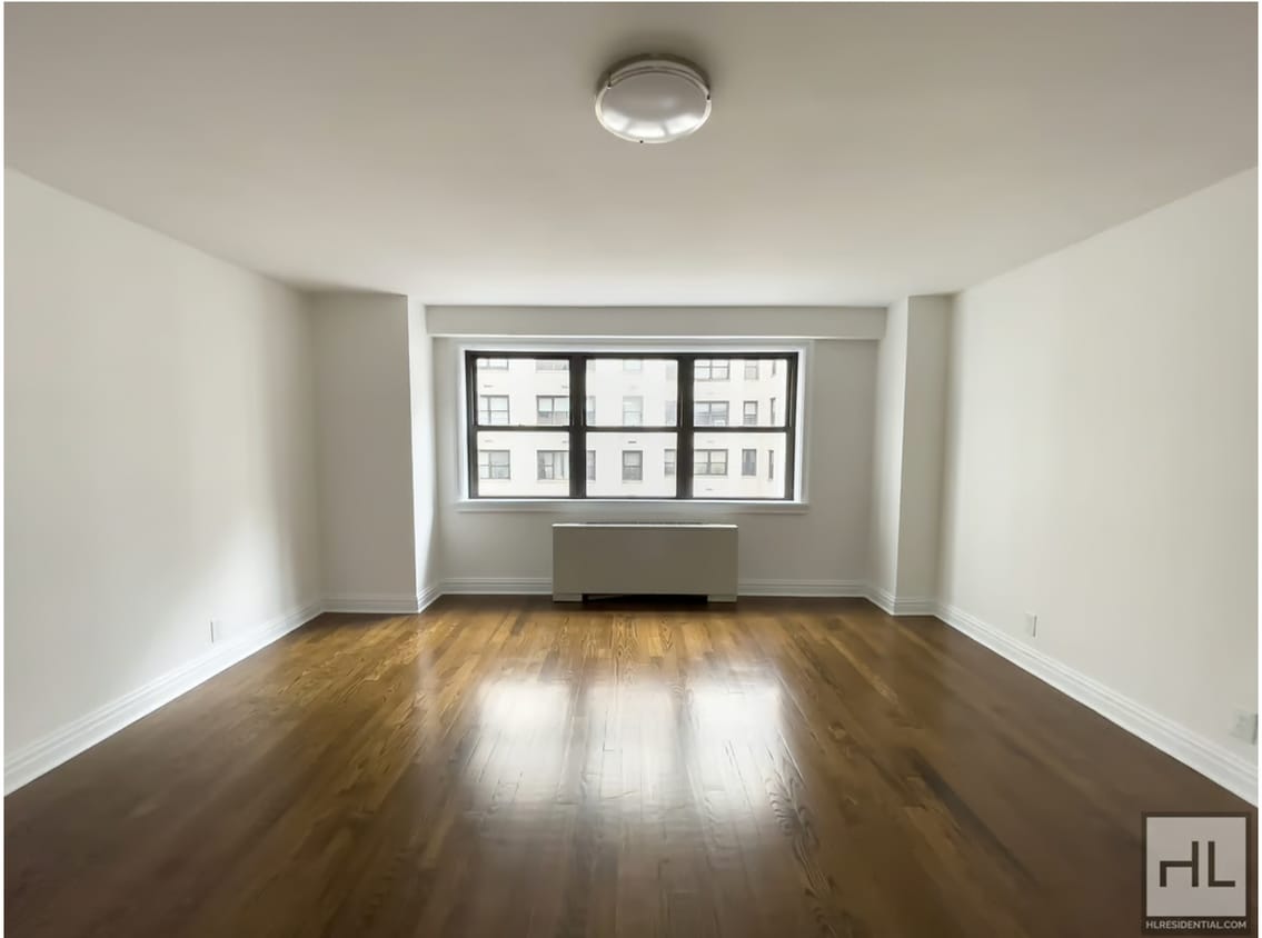 Primary Photo - East 89 Street