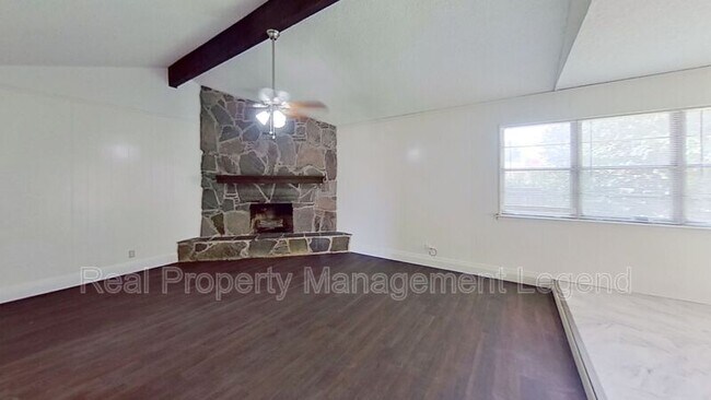 Foto del edificio - 8409 Main St
