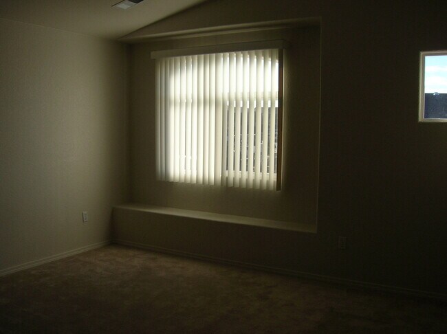 Foto del edificio - 3316 Crimson Rose Ln SW