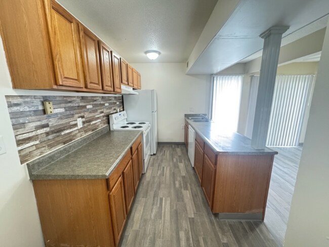 Foto del edificio - 7311 Buckingham Dr