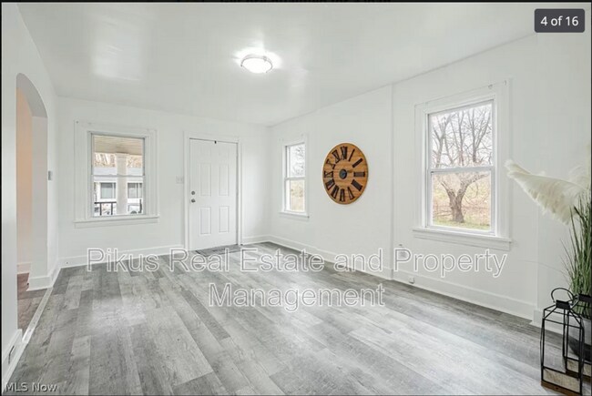 Foto del edificio - 1033 Chandler Ave