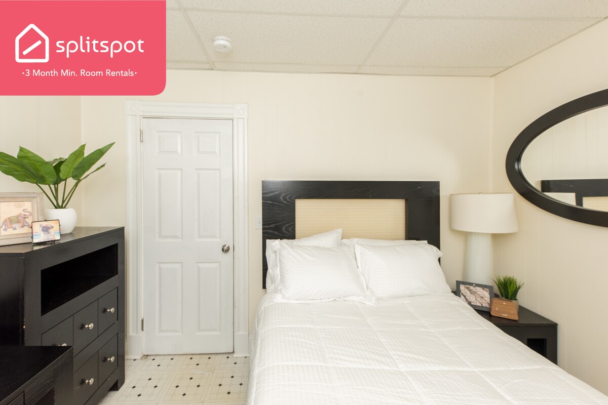Foto del edificio - Private room in 3 bedroom Cambridge Apartm...