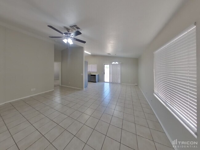 Building Photo - 2022 E Winston Drive Phoenix AZ