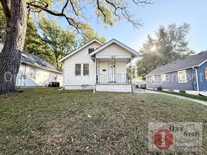 Building Photo - 1013 S Cottage St