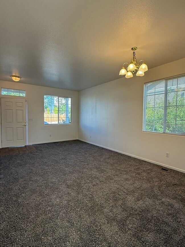 Foto del edificio - 2130 Sapphire Ridge Way