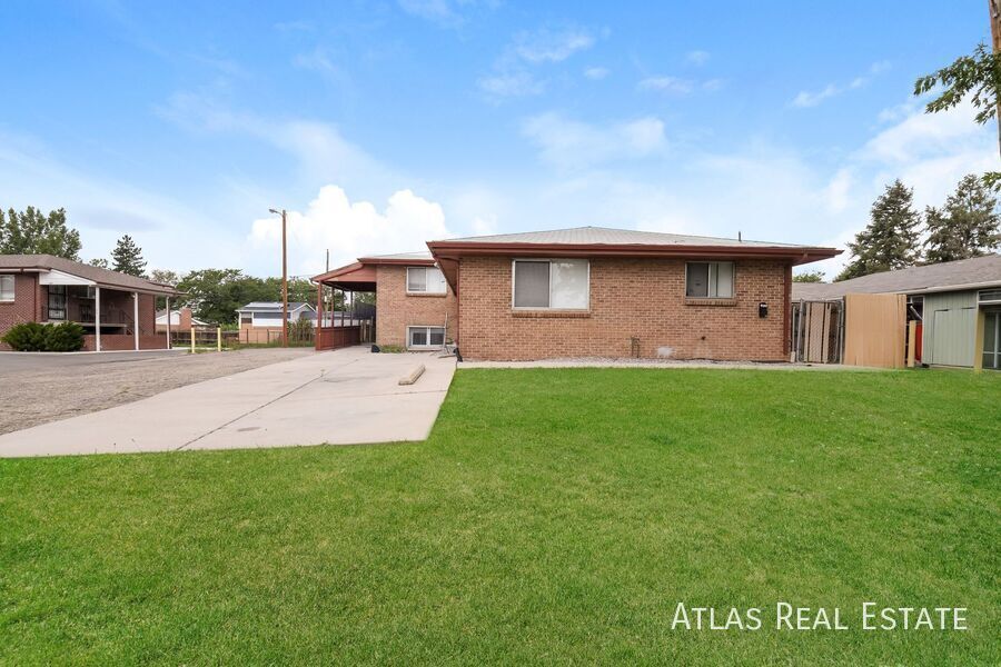 Foto principal - 681 Fraser St