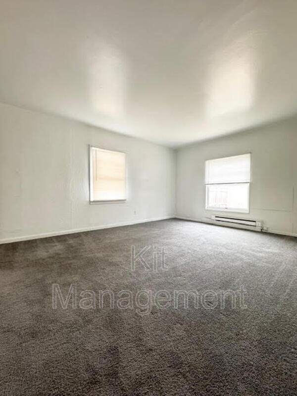 Foto del edificio - Charming 3-Bed Home with 1.5 Baths and 1,200 Sq Ft in West Toledo – $995/mo