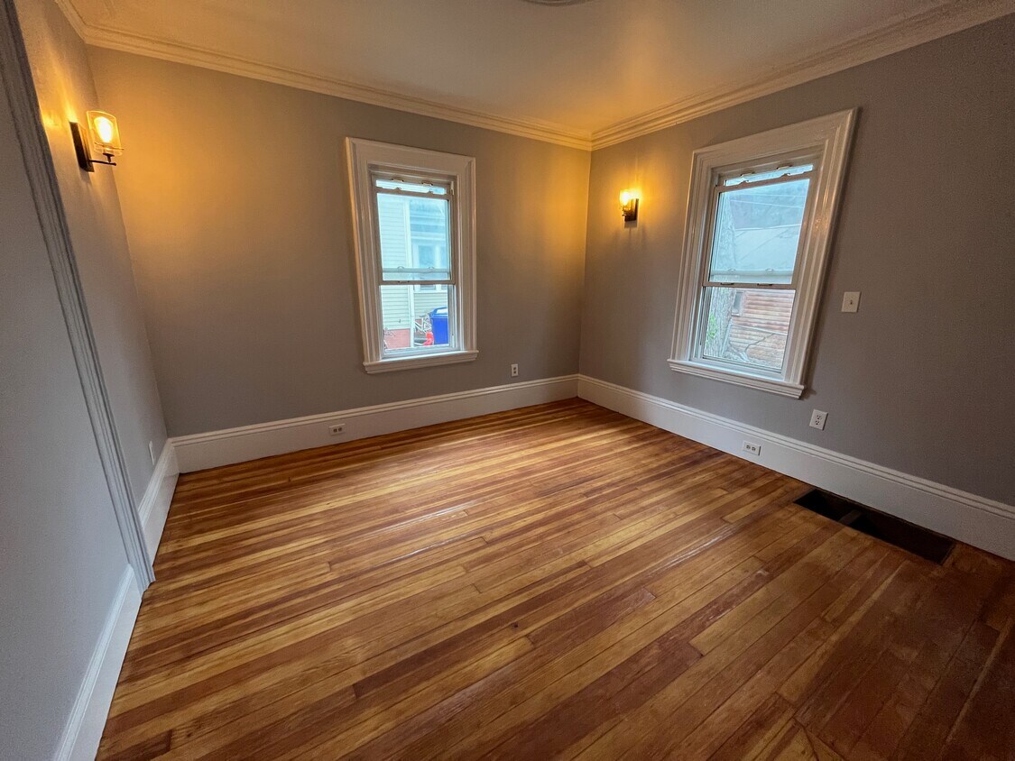 Primary Photo - 27 Athol St